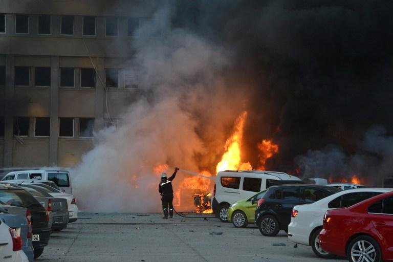 Atentado ocorreu em frente a um pr&eacute;dio do governo da Adana