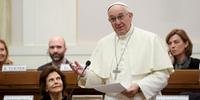 Sumo pontífice também lamentou falta de políticos que lutem por ideais e incentivem o diálogo