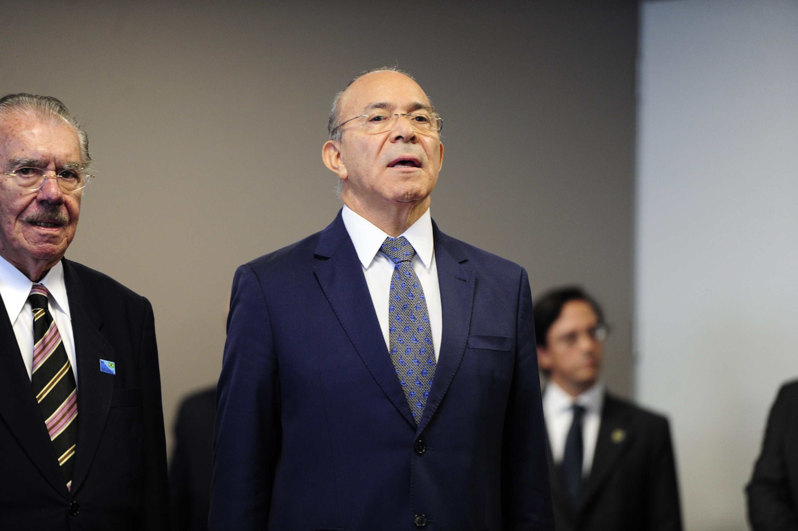 Padilha admite conversa e diz que sugeriu a Calero que buscasse AGU