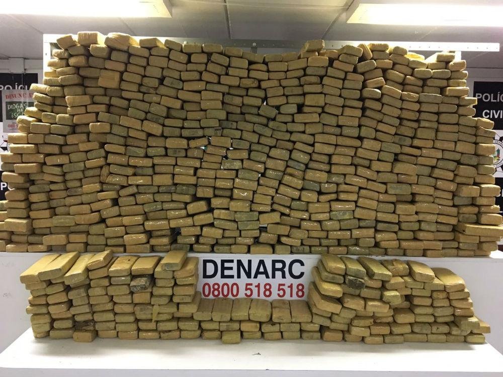 Agentes do Denarc apreenderam 370 quilos de maconha em um Cruze
