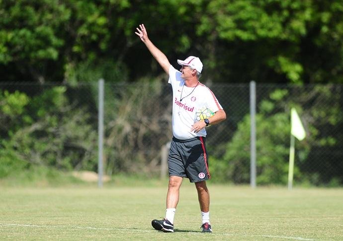Treinador ainda n&atilde;o confirmou escala&ccedil;&atilde;o oficialmente