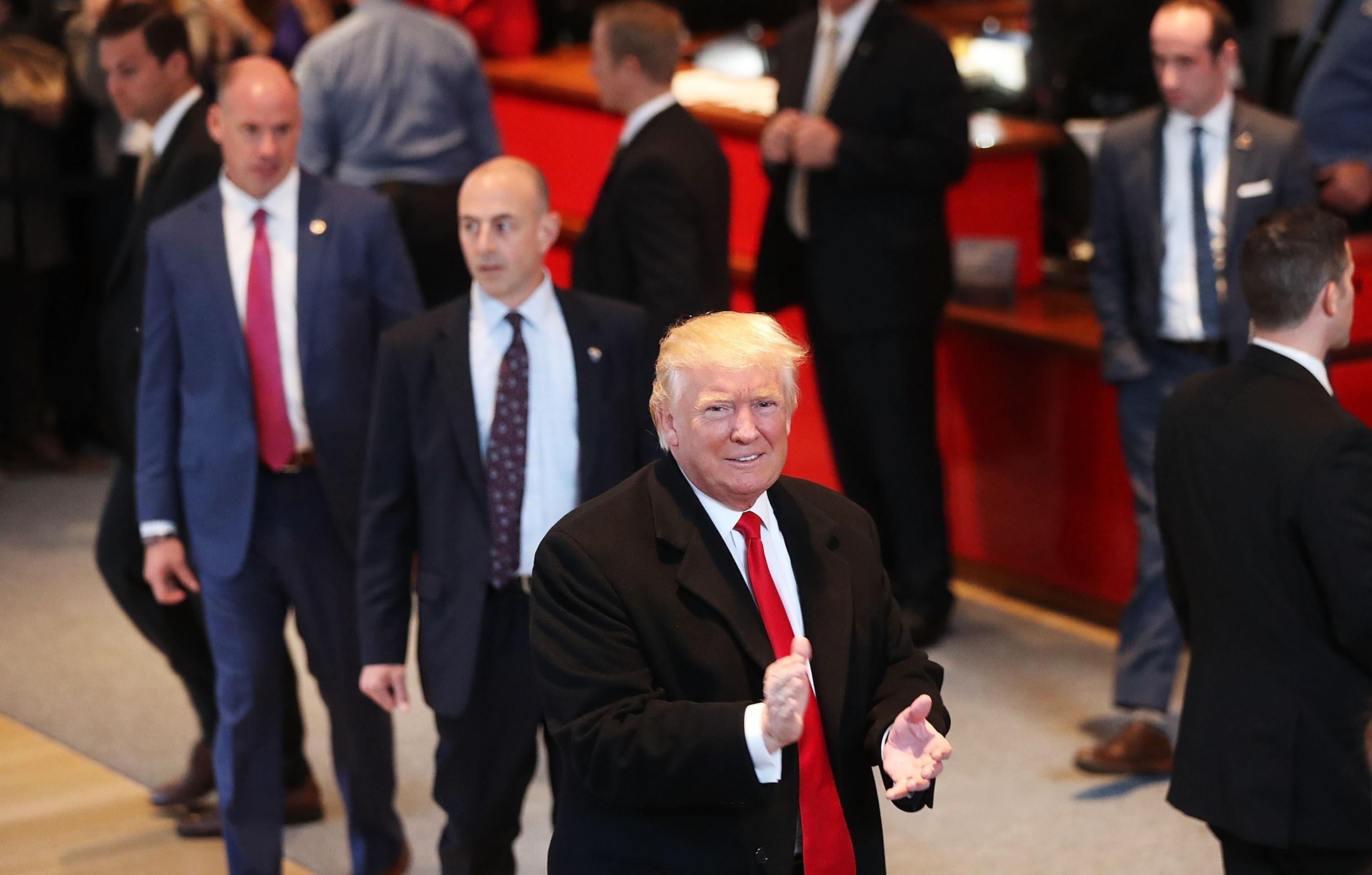 Equipe de Trump lan&ccedil;a interroga&ccedil;&otilde;es sobre futuros la&ccedil;os entre EUA e Cuba