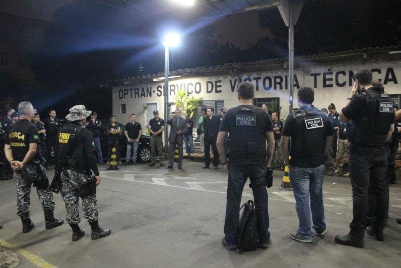 Pol&iacute;cia deflagra opera&ccedil;&atilde;o com apoio da For&ccedil;a Nacional em Porto Alegre