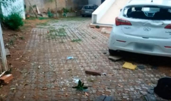 Casa em Porto Alegre foi depredada ap&oacute;s sobrevoo de drone no Beira-Rio