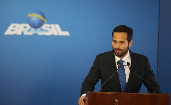 Ex-ministro Calero acusou c&uacute;pula do governo de pression&aacute;-lo para interferir numa decis&atilde;o do Iphan nacional