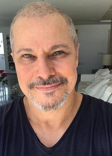Ator compartilhou not&iacute;cia com f&atilde;s pelas redes sociais