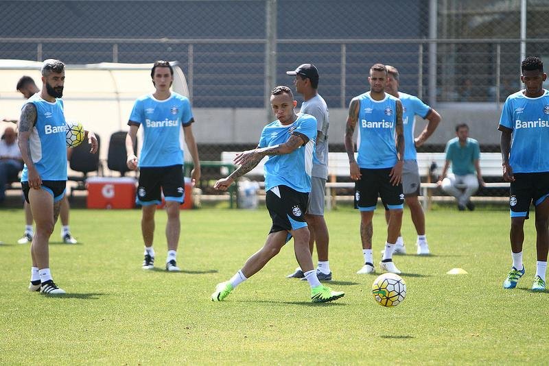 Everton deve ser o substituto de Pedro Rocha na final da Copa do Brasil