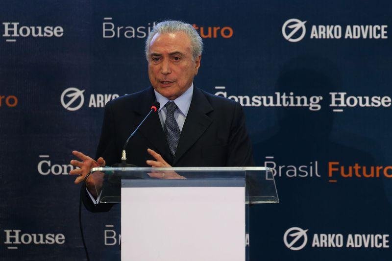 Temer lamenta acidente com avi&atilde;o da Chapecoense