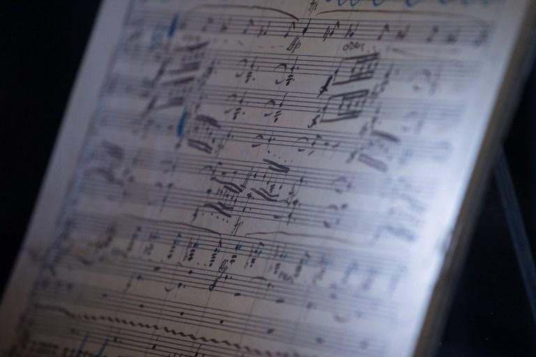 Manuscrito cont&eacute;m anota&ccedil;&otilde;es do m&uacute;sico alem&atilde;o