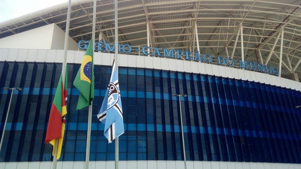 Bandeira do Gr&ecirc;mio foi colocada a meio mastro nesta manh&atilde;
