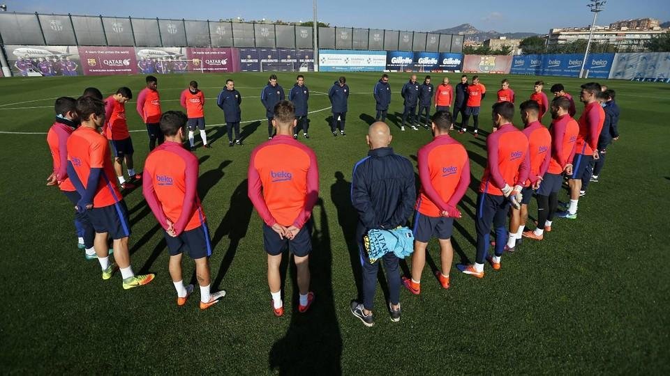 Jogadores do Barcelona fizeram um minuto de sil&ecirc;ncio antes do treino