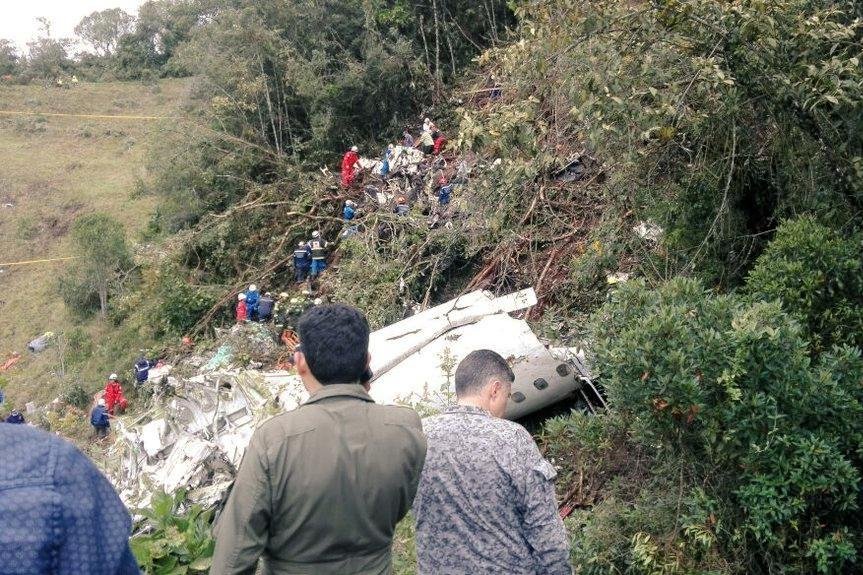 Seis sobreviveram &agrave; queda de aeronave que levava delega&ccedil;&atilde;o da Chapecoense para Medell&iacute;n