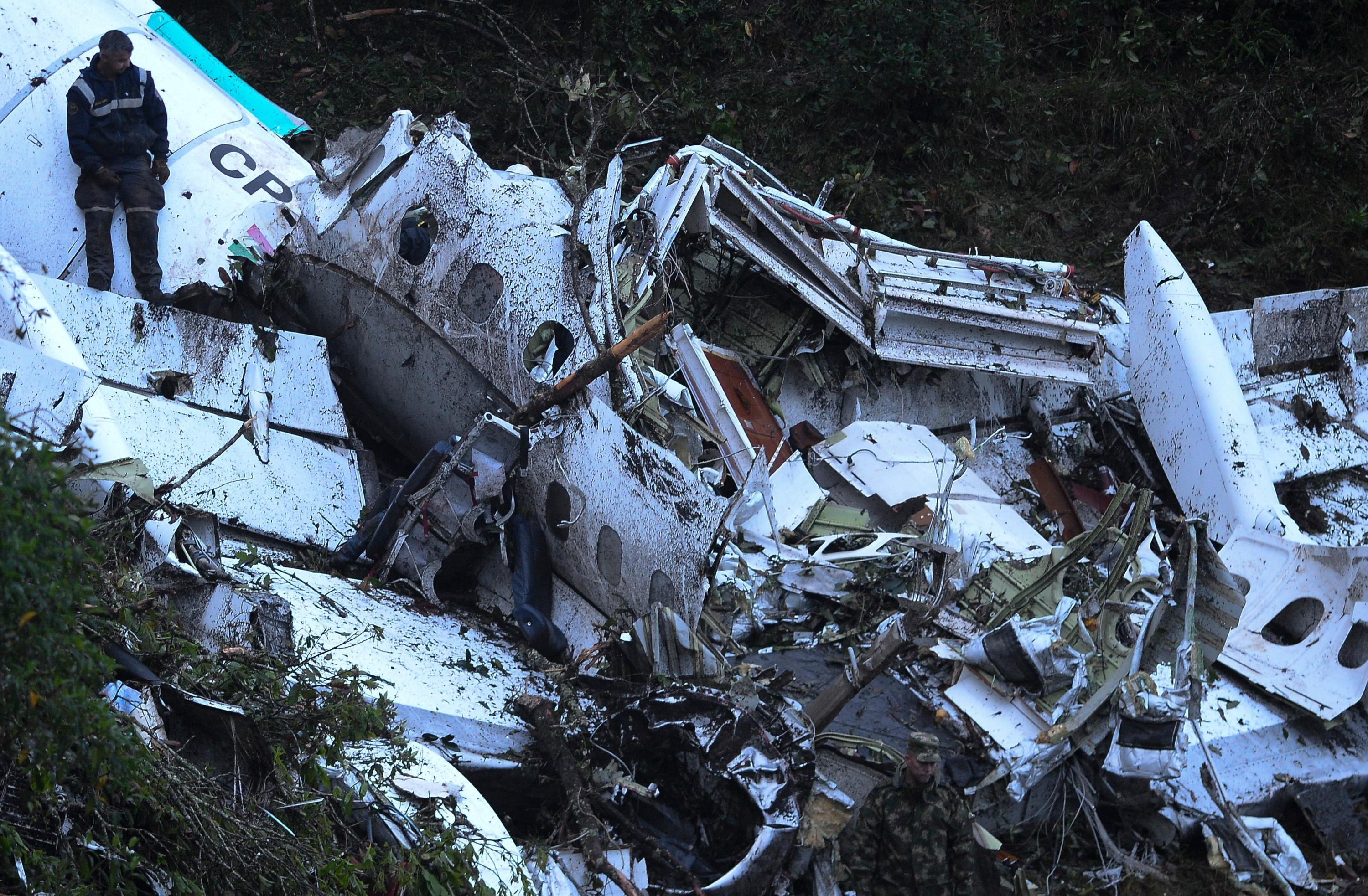 Vinte corpos das v&iacute;timas do acidente a&eacute;reo da Chapecoense j&aacute; foram identificados