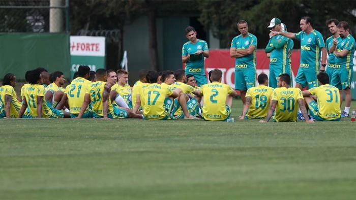 Clube tem aval da Adidas para vestirem uniforme da Chapecoense na &uacute;ltima rodada do Brasileir&atilde;o