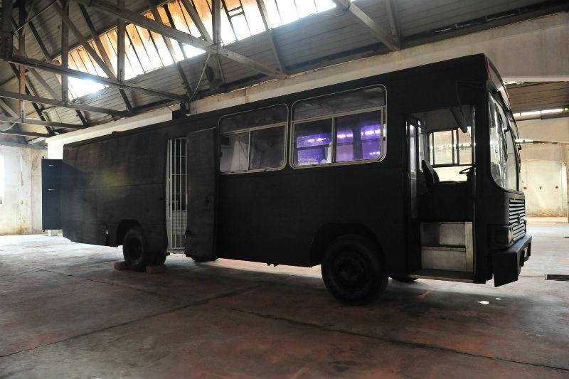 Seis presos est&atilde;o detidos no &ocirc;nibus-cela em Porto Alegre	