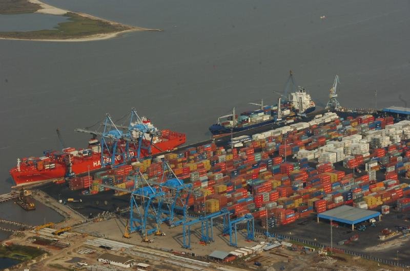 Brasil registra super&aacute;vit comercial recorde de US$ 43,28 bilh&otilde;es no acumulado do ano