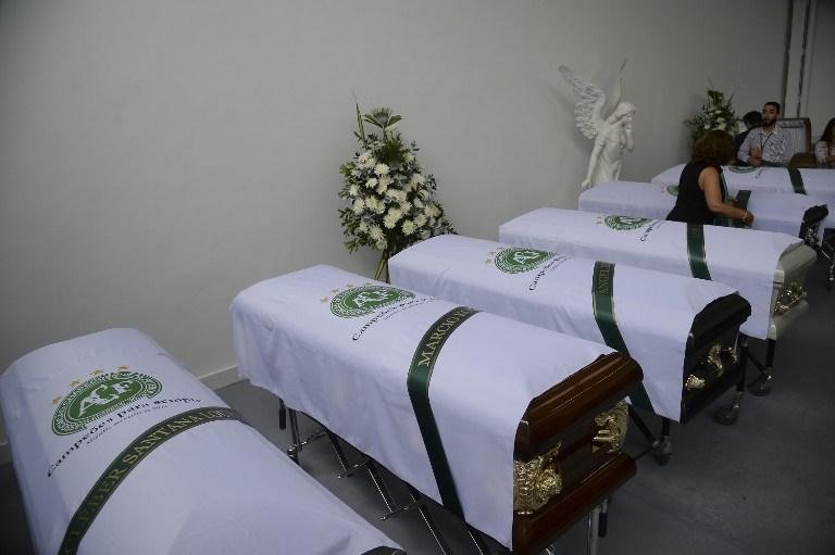 Com "dor e impot&ecirc;ncia", Col&ocirc;mbia prepara repatria&ccedil;&atilde;o de corpos ap&oacute;s trag&eacute;dia a&eacute;rea