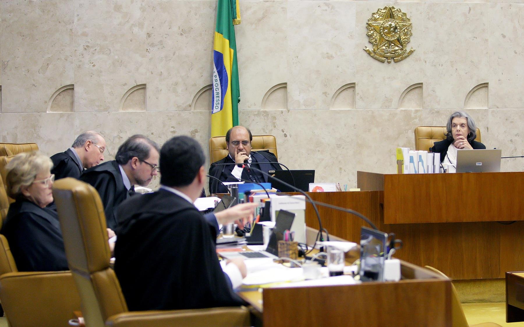 Maioria dos ministros do Supremo aceitou den&uacute;ncia contra presidente do Congresso por crime de peculato