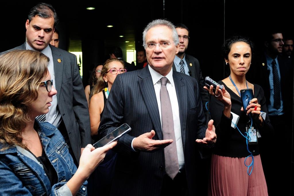 Renan Calheiros diz que est&aacute; tranquilo em virar r&eacute;u no STF