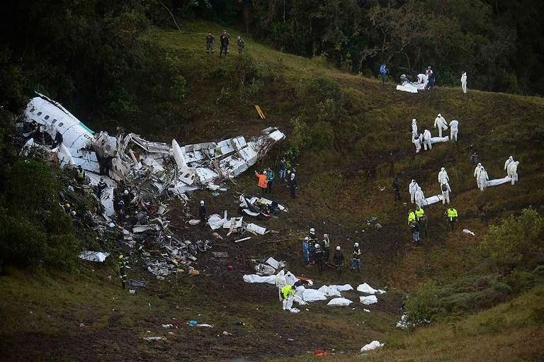 Queda de avi&atilde;o deixou 71 mortos