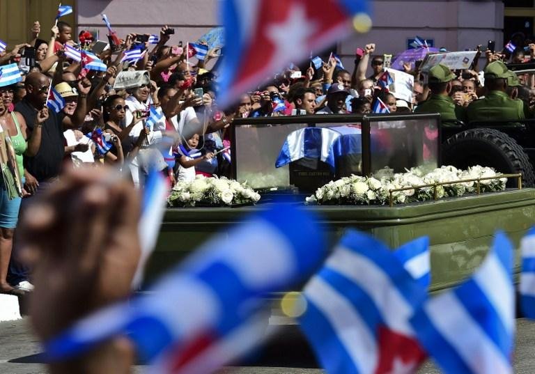 Caravana com restos de Fidel chegou a Santiago neste s&aacute;bado