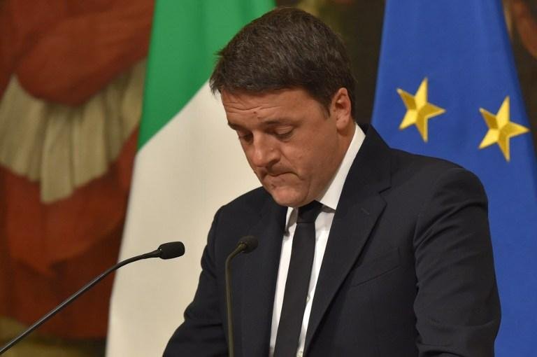 Matteo Renzi deixa governo ap&oacute;s derrota de referendo &agrave; reforma constitucional