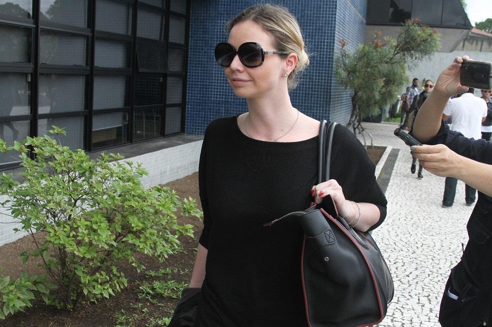 Em e-mail, filha de Cunha alega falta de cacife e pede compras no exterior