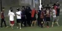 Claudio Elichiri foi agredido por torcedores e dirigentes de clube da 4ª divisão