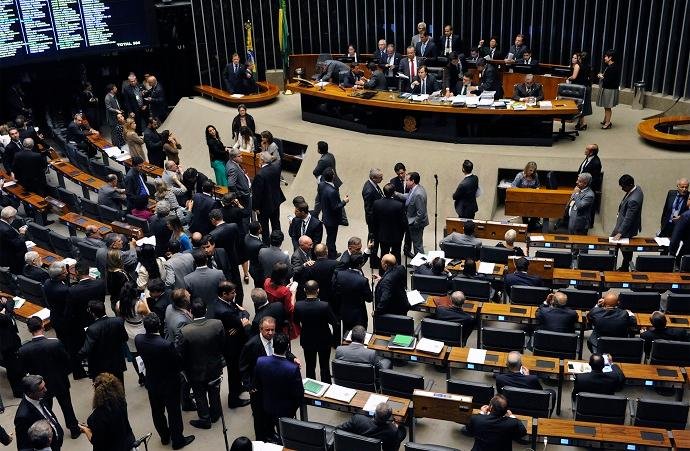 C&acirc;mara aprova lei que favorece regulariza&ccedil;&atilde;o de estrangeiros no Pa&iacute;s