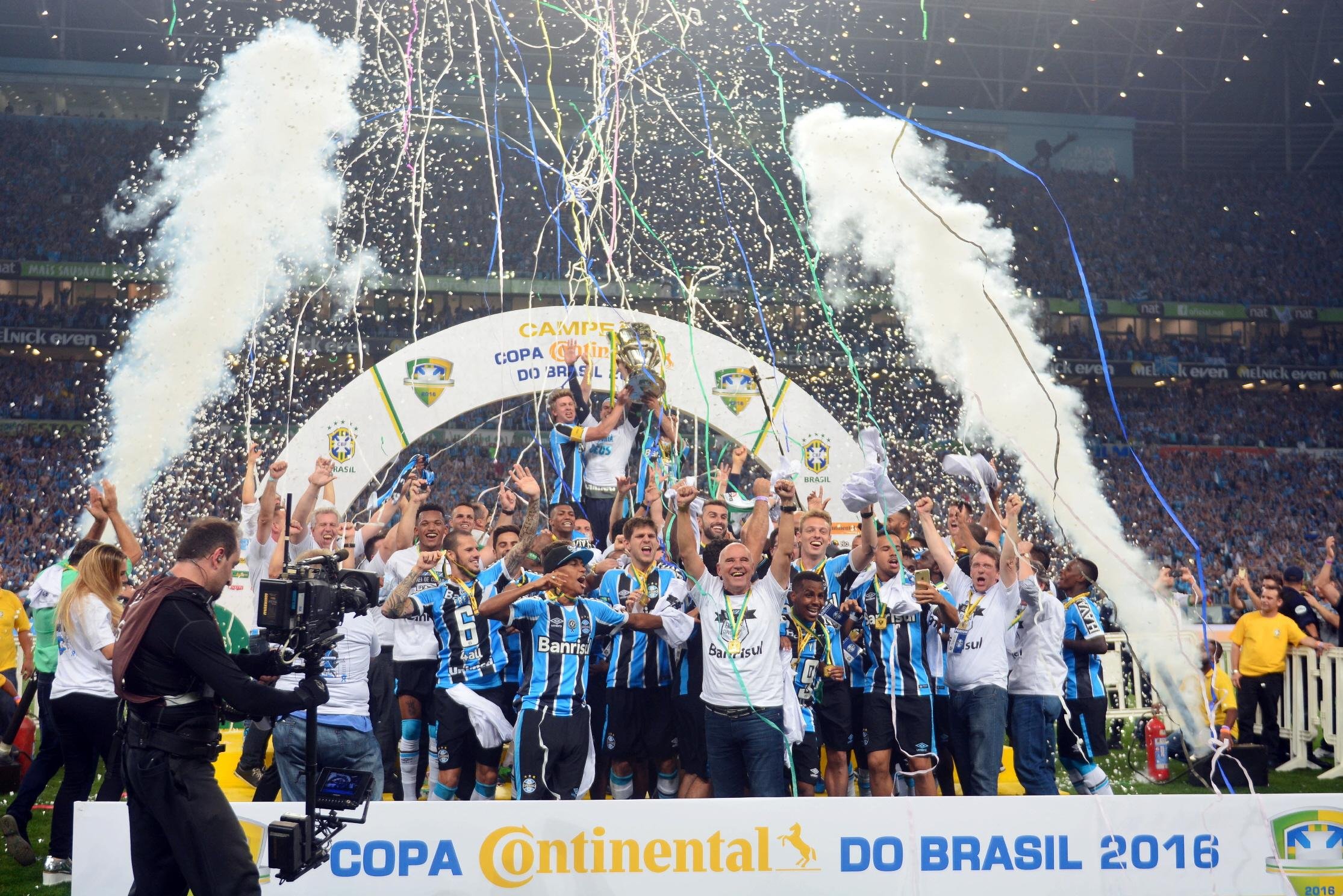 Gr&ecirc;mio &eacute; pentacampe&atilde;o da Copa do Brasil