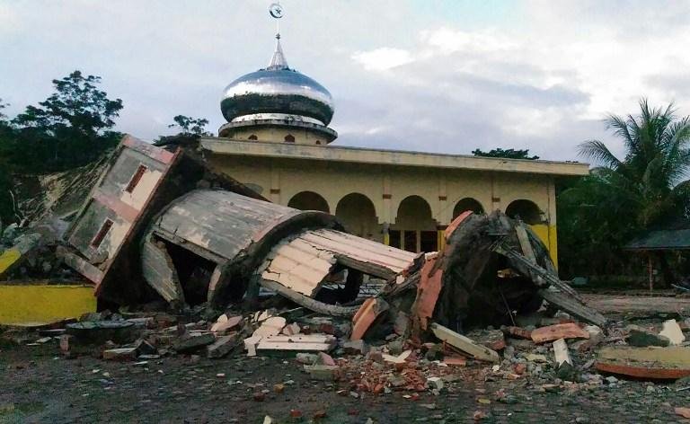 Indon&eacute;sia faz apelo por ajuda ap&oacute;s terremoto que deixou mais de 100 mortos