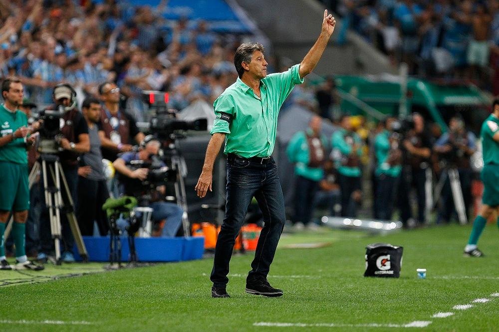 Dirigente diz que Renato foi decisivo e Gr&ecirc;mio quer mant&ecirc;-lo em 2017