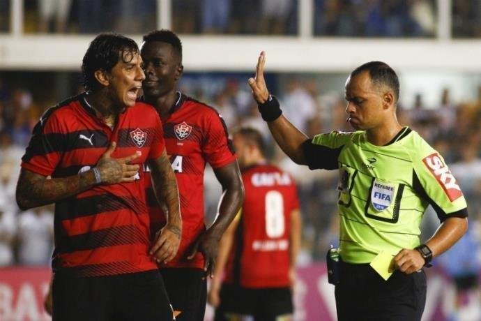 Troca de e-mails revela orienta&ccedil;&atilde;o da CBF ao Vit&oacute;ria