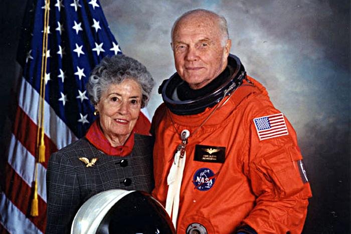 Astronauta participou da famosa miss&atilde;o de 1962 quando fez a primeira &oacute;rbita completa &agrave; Terra