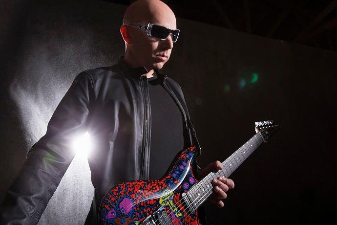 Satriani &eacute; um dos principais guitarristas do mundo