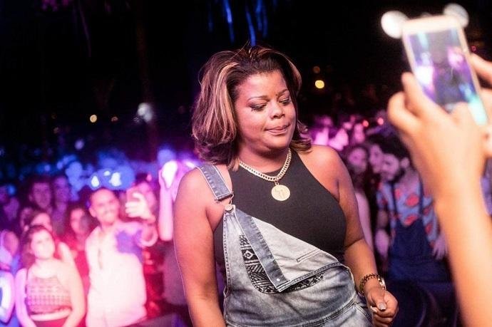 Funkeira Tati Quebra Barraco &eacute; alvo de mensagens de &oacute;dio ap&oacute;s morte do filho