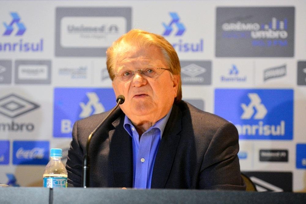 Preis fica no departamento de futebol do Gr&ecirc;mio at&eacute; Bolzan escolher substituto