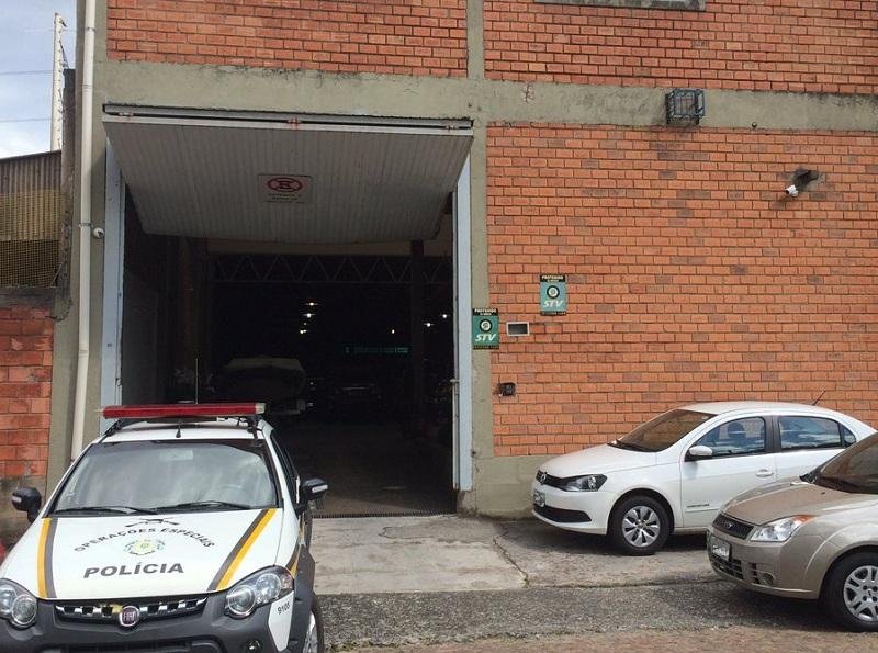 Homem mant&eacute;m quatro pessoas em c&aacute;rcere privado em Porto Alegre 