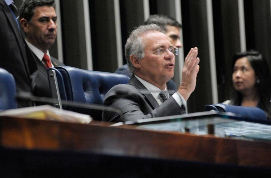 Senado aprova tr&ecirc;s projetos para acabar com supersal&aacute;rios