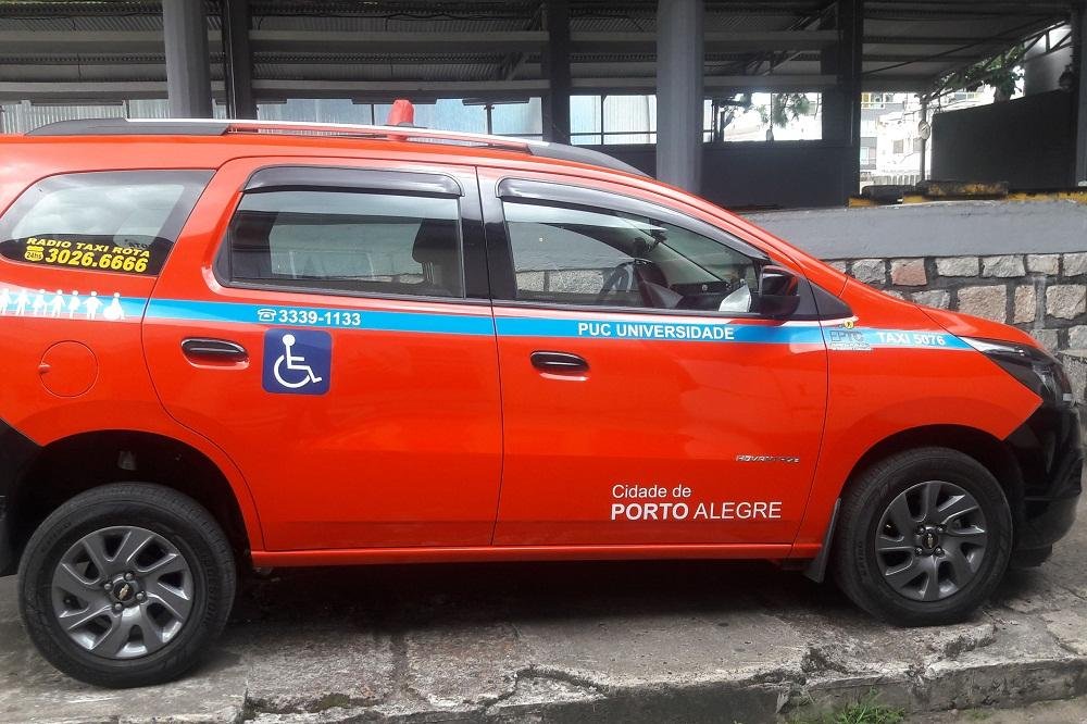 Primeiro t&aacute;xi acess&iacute;vel j&aacute; circula em Porto Alegre