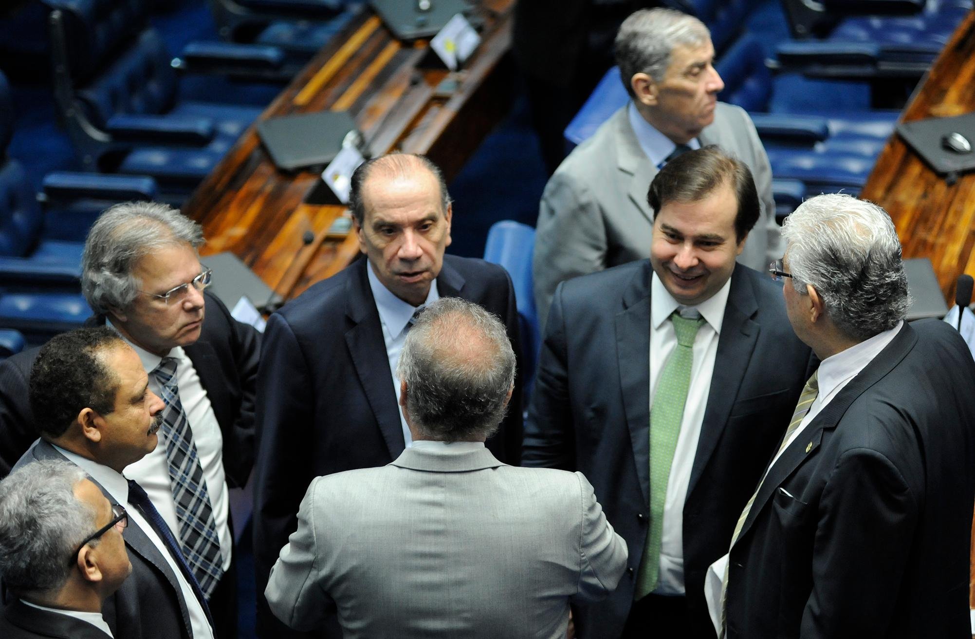 Rodrigo Maia pretende convencer o ministro de que "equ&iacute;vocos" precisam ser reparados