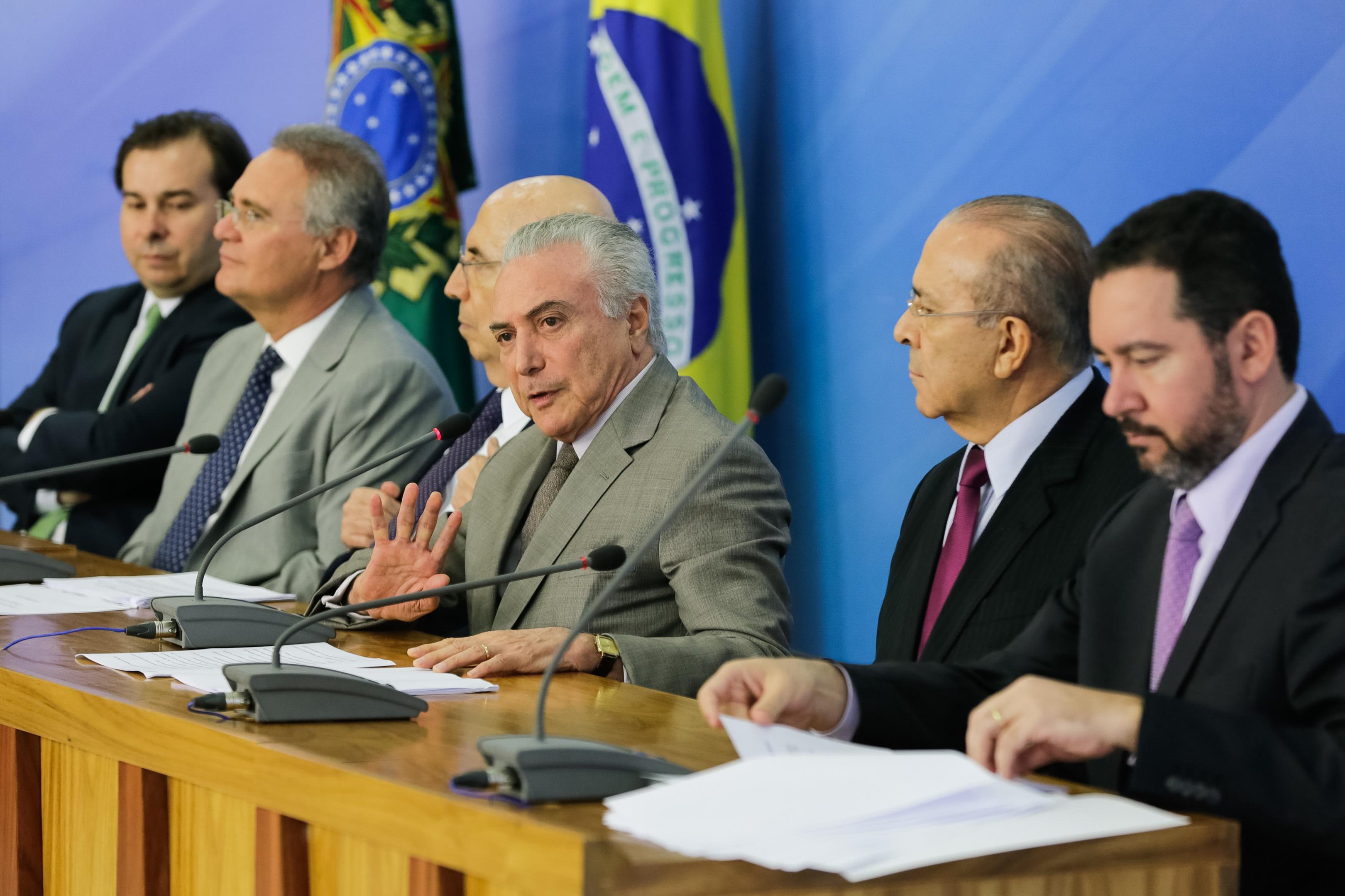 Governo anuncia pacote de medidas para a microeconomia