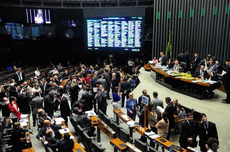 Texto fixa gastos federais em R$ 3,5 trilh&otilde;es e define m&iacute;nimo de R$ 945,80