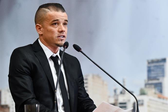 Inter vai aproveitar vinda do argentino a Porto Alegre para o Lance de Craque para tratar sobre retorno