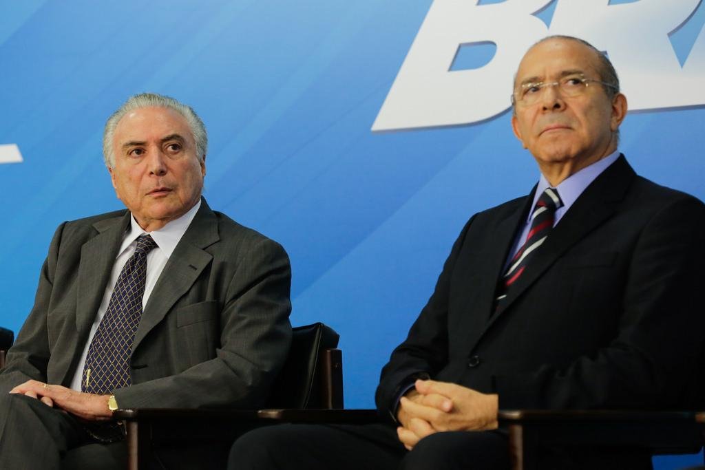 Janot diz que n&atilde;o h&aacute; ind&iacute;cios para abrir investiga&ccedil;&atilde;o contra Temer e Padilha