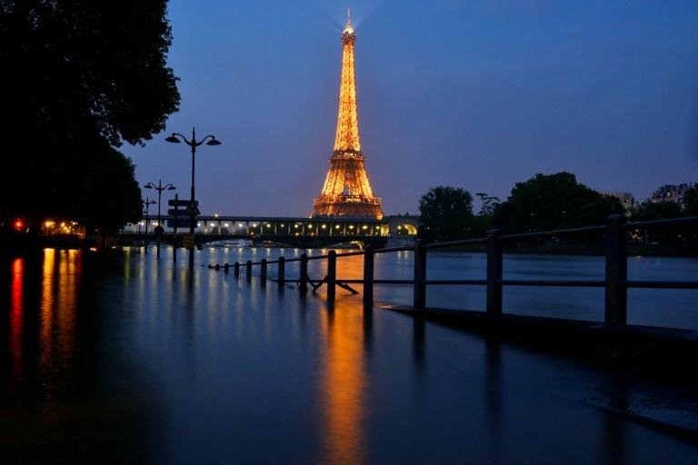 Torre Eiffel volta a abrir ap&oacute;s cinco dias de greve