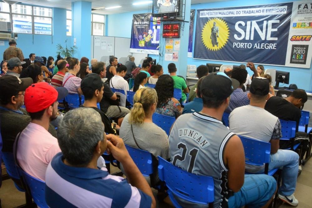 Total de desempregados em novembro foi estimado em 206 mil pessoas