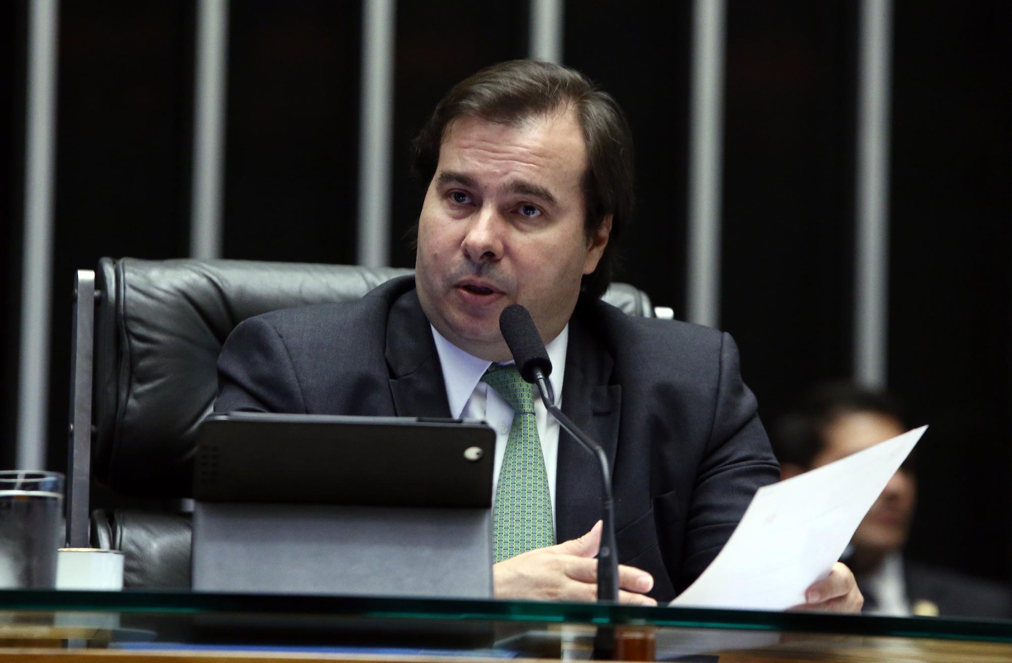Relator da CCJ protocola parecer favor&aacute;vel &agrave; reelei&ccedil;&atilde;o de Maia
