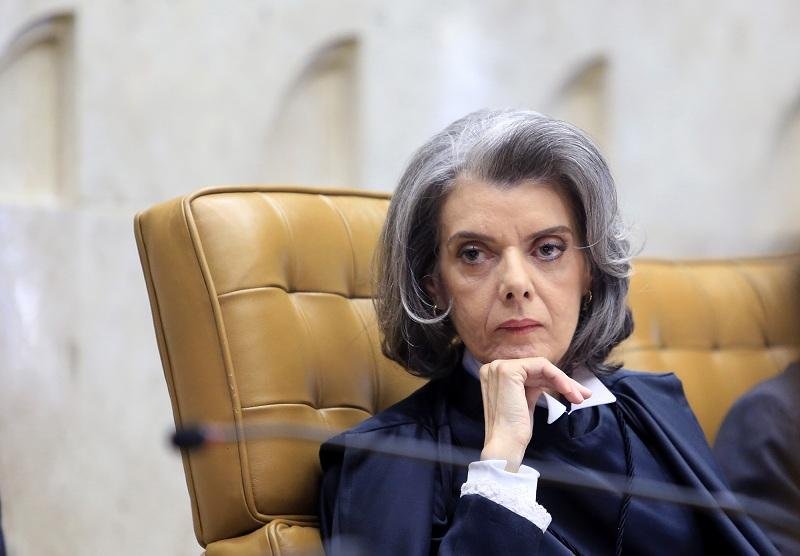 Senador tucano diz que C&aacute;rmen L&uacute;cia seria melhor op&ccedil;&atilde;o para substituir Temer