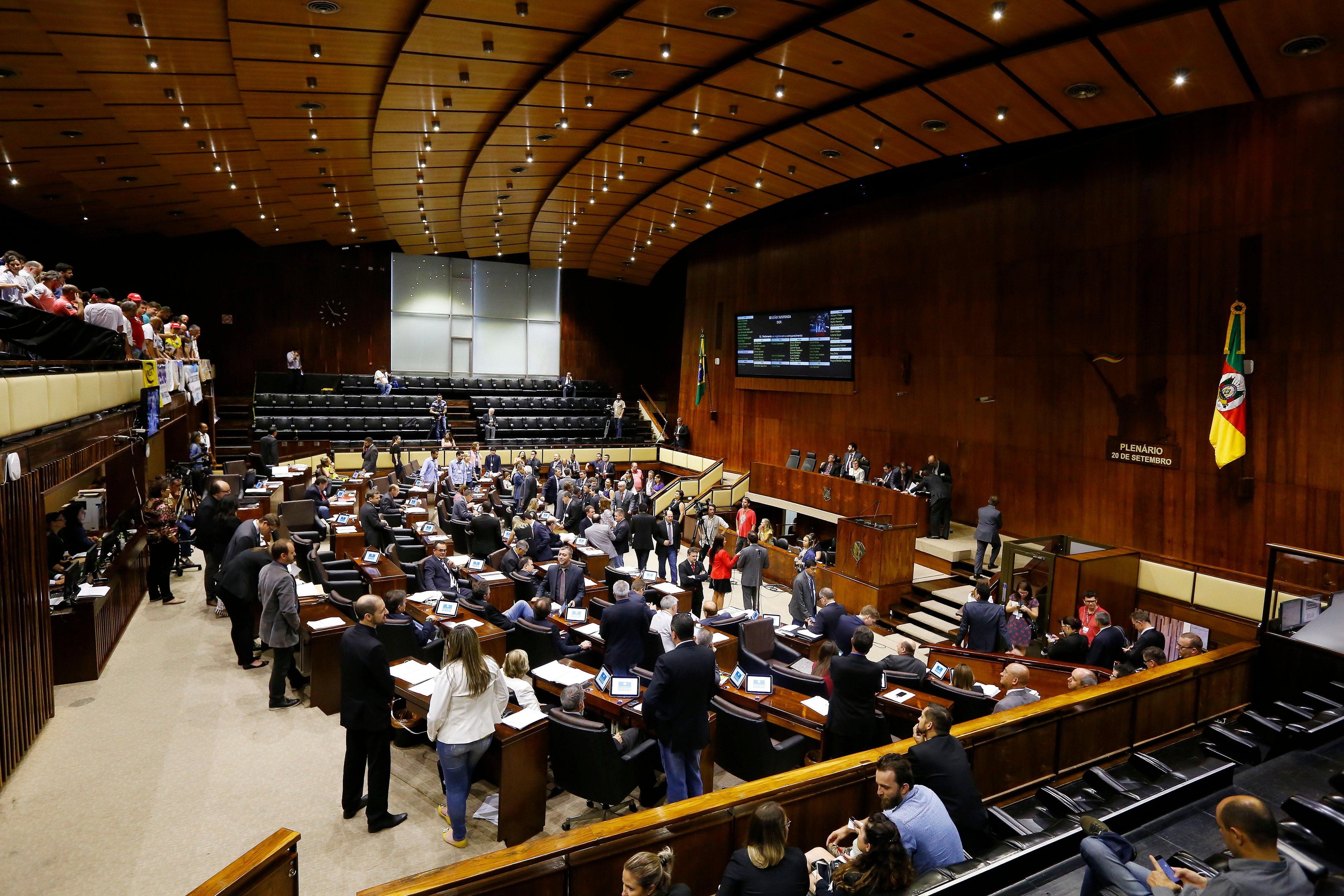 Delibera&ccedil;&otilde;es do pacote de austeridade de Sartori determinaram fim de tr&ecirc;s funda&ccedil;&otilde;es na sess&atilde;o